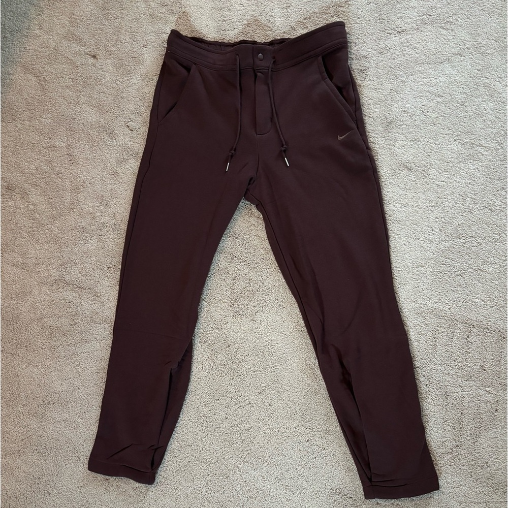 Nike slim fit, high-rise, full length sweatpants